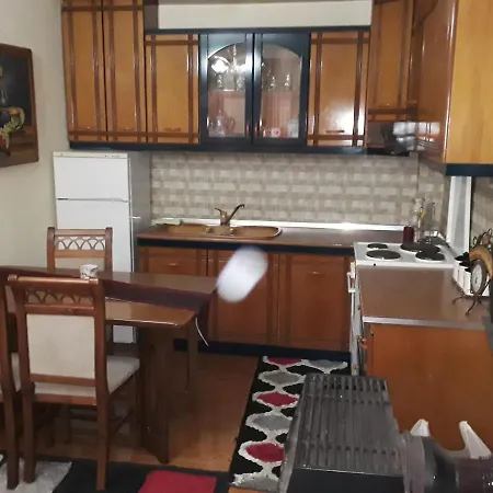 Anna * Korça